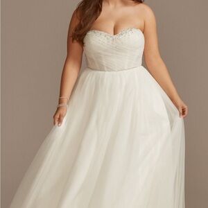 VENUS Classic White Dress